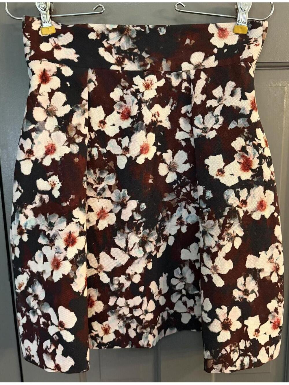 Black Halo Floral Print A-Line Skirt Size 4  EUC